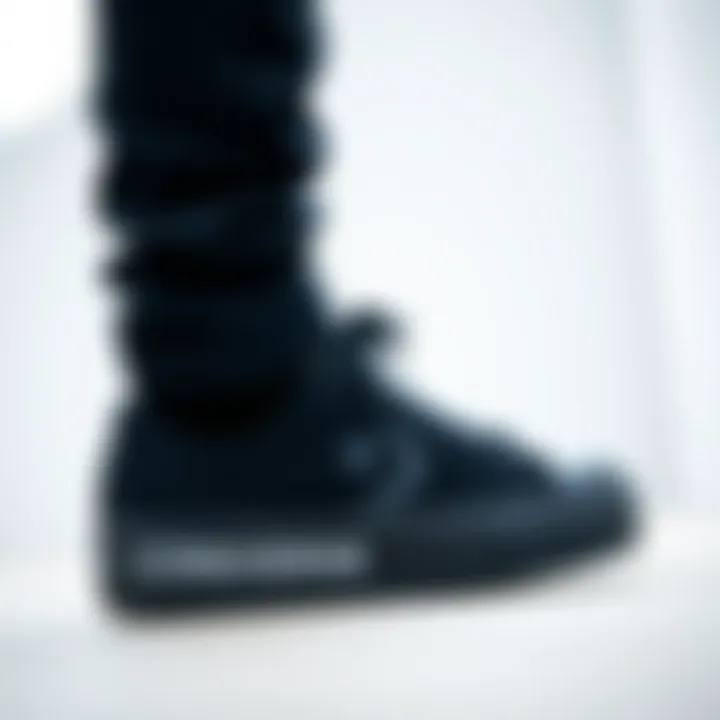 Sleek Design of the Converse Move Platform Close-up of the Converse Move Platform showcasing its sleek black design.